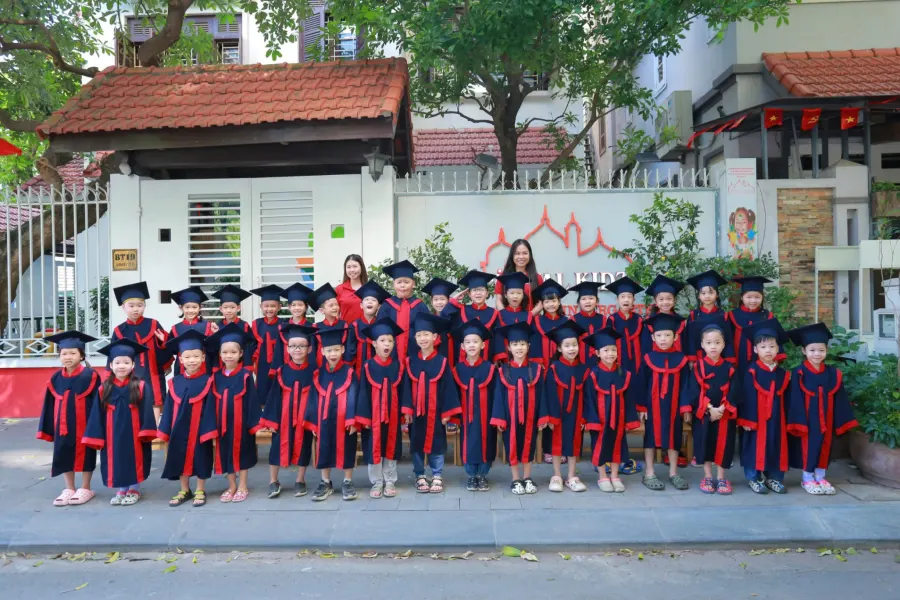 Lớp Tiền tiểu học RoyalKidz Làng Việt Kiều - Chinh phục trường tiểu học chất lượng cao