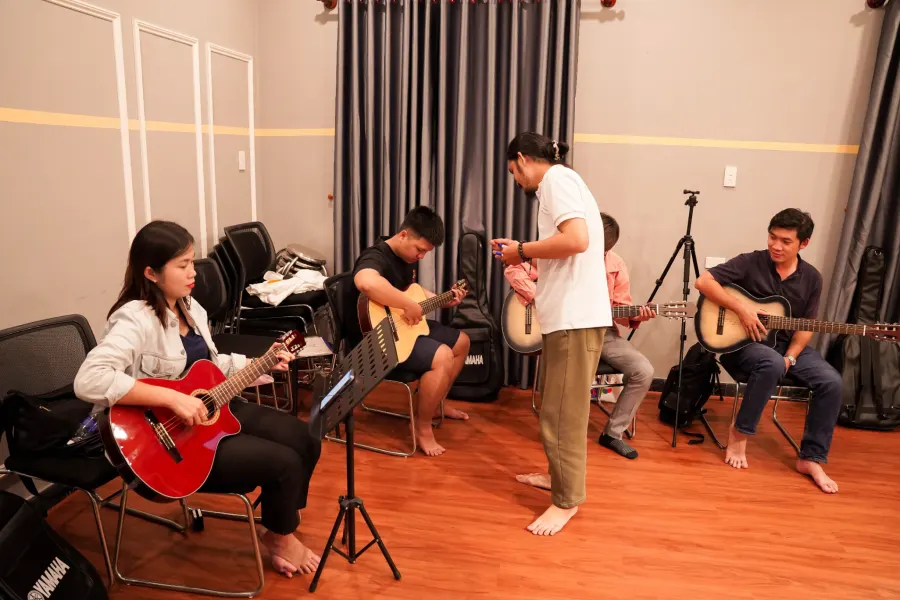 Trung Tâm Chromatic Music Center