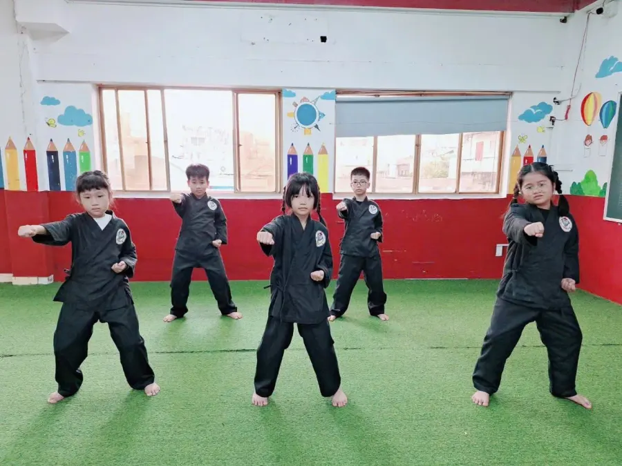 TRƯỜNG TIỂU HỌC VIỆT MỸ ÚC