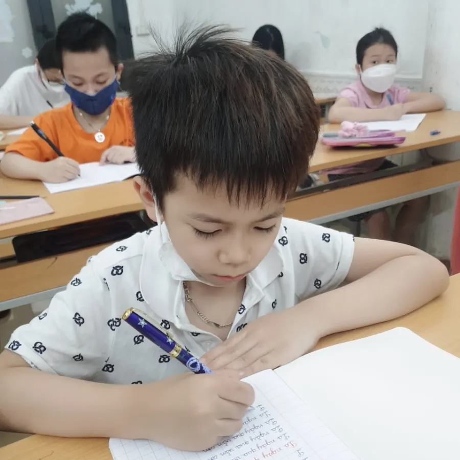 Trung Tâm Luyện Chữ Đẹp Lạc Việt