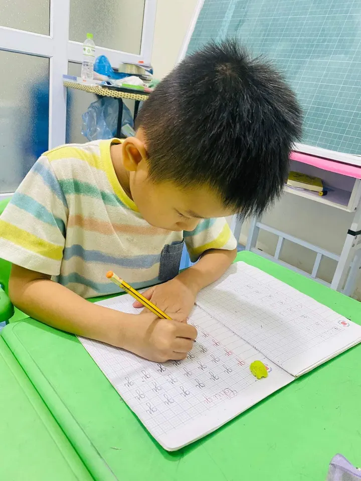 Trung Tâm Luyện Viết Chữ Đẹp Cô Hằng