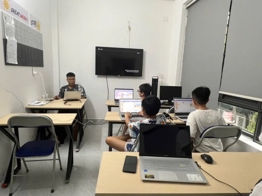 Trung Tâm Lập Trình Tin Học & AI Thực Dụng Nhí - Alpha Kid Codes