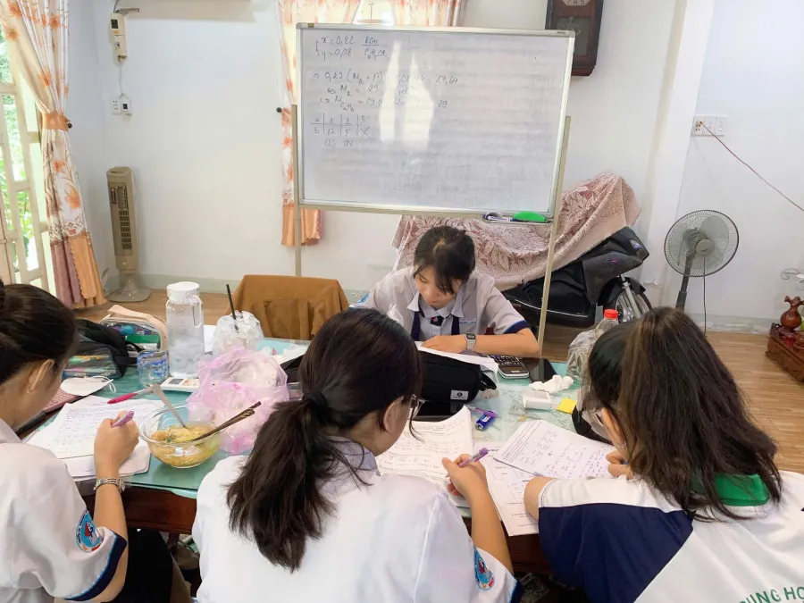 Lớp Gia Sư Cô Vy