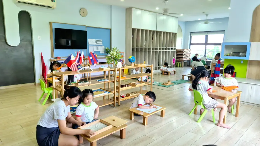 Trường Mầm Non Montessori Vietnam Canada Preschool