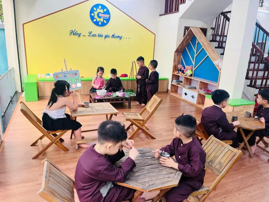 Trường Mầm Non Nắng (Sunny Montessori Kindergarten) Eurowindow