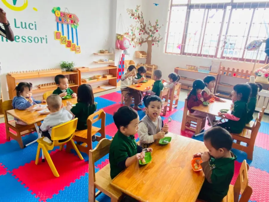 Trường Mầm Non Nắng Nhỏ (LaLuci Montessori)