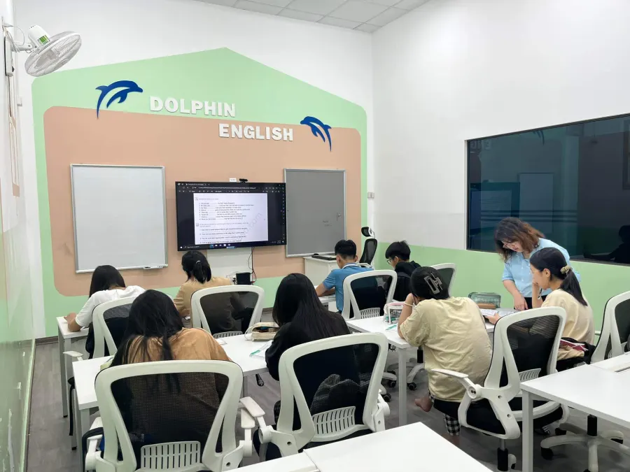 TRUNG TÂM ANH NGỮ DOLPHIN ENGLISH - DOLPHIN ACADEMY - VĂN LANG
