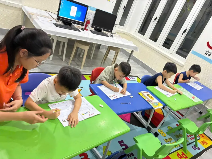 Trung Tâm Giáo Dục 365 Ngày Hạnh Phúc (365 Happy Days Education)