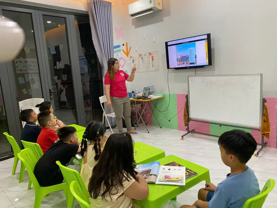J&E ENGLISH ACADEMY - Trung Tâm Anh Ngữ J&E Việt Nam - Phường Trấn Biên