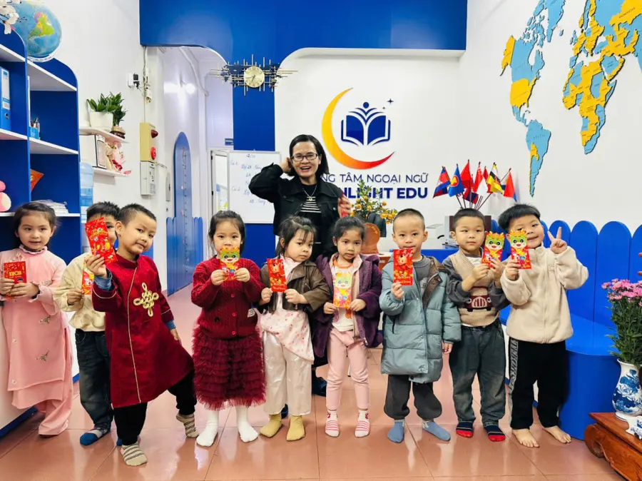 Trung Tâm Ngoại Ngữ Moonlight Edu - Ngọc Hồi