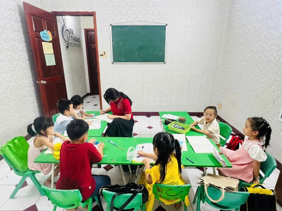 Trung Tâm Tiền Tiểu Học - Luyện Chữ Đẹp Ánh Dương