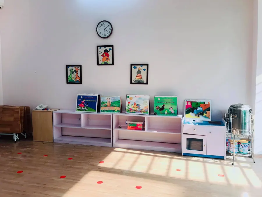 Trường mầm non Cầu Vồng (Rainbow Montessori Kindergarten)