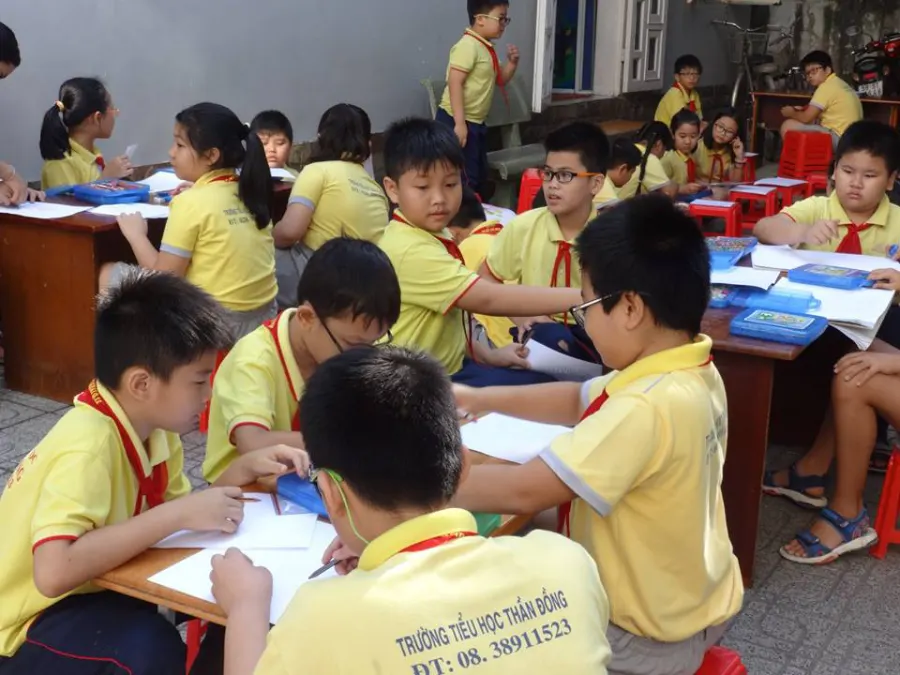 Trường tiểu học Thần Đồng