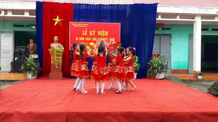 Trường tiểu học Hồng Quân