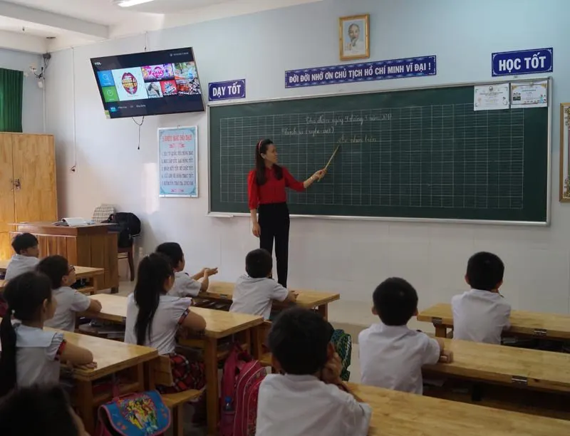 Trường tiểu học bán trú Phù Đổng