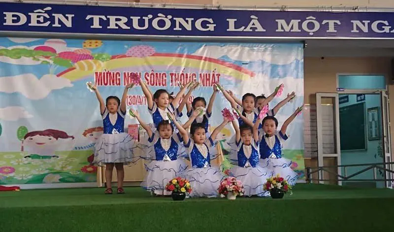 Trường tiểu học bán trú Phù Đổng