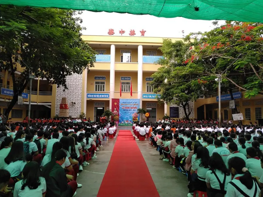 Trường Tiểu Học và THCS Lý Thường Kiệt