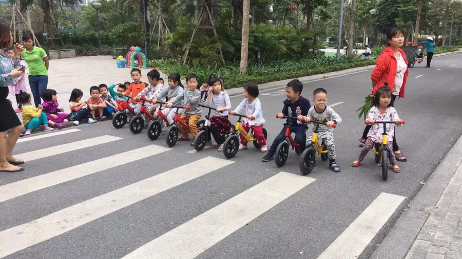 Hệ thống mầm non Song ngữ Kids smile Montessori - Hoàng Quốc Việt (cơ sở 6)
