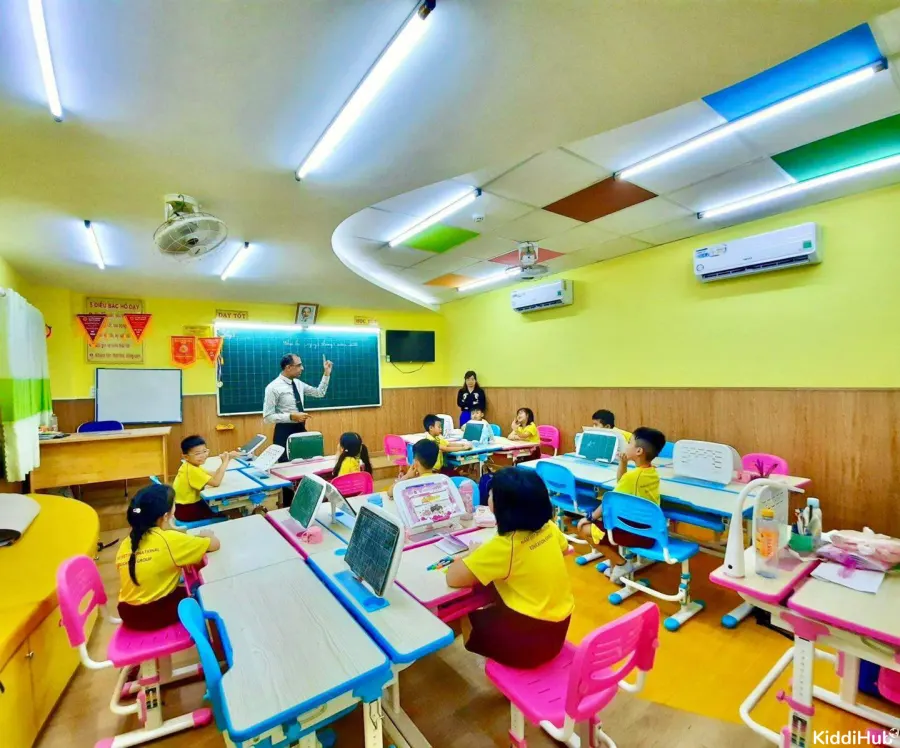 Trường Tiểu Học - THCS - THPT Nam Việt CS2