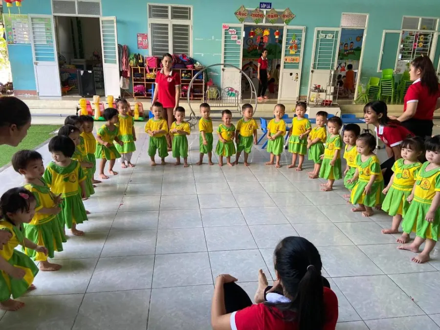 Mầm non Hoa Hồng Đỏ