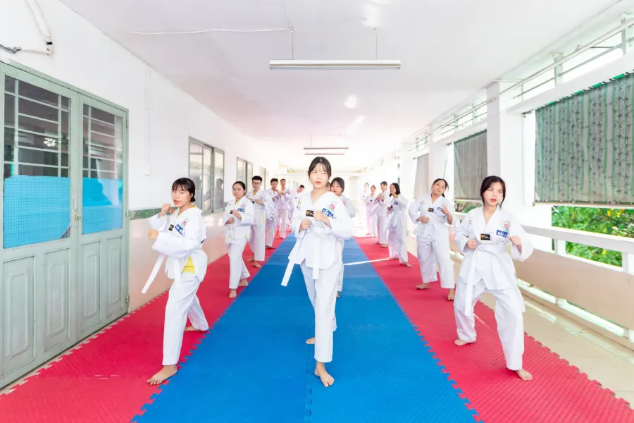 Trường Tiểu Học Nội Trú Hoa Sen
