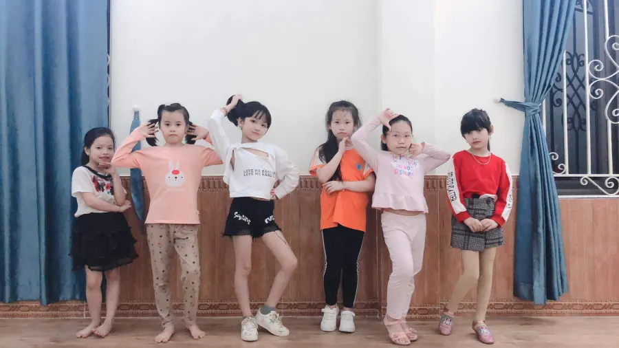 Trung Tâm Đào Tạo Người Mẫu Nhí Lovely Kids