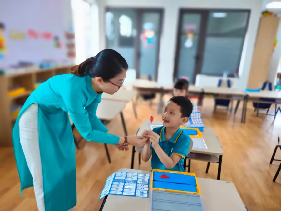 Tiền Tiểu Học Victoria Schools - Cocobay Campus