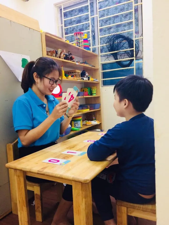 Giáo Dục đặc biệt Mai Hương - Can Thiệp Trẻ Tự Kỷ - Hoàng Liệt