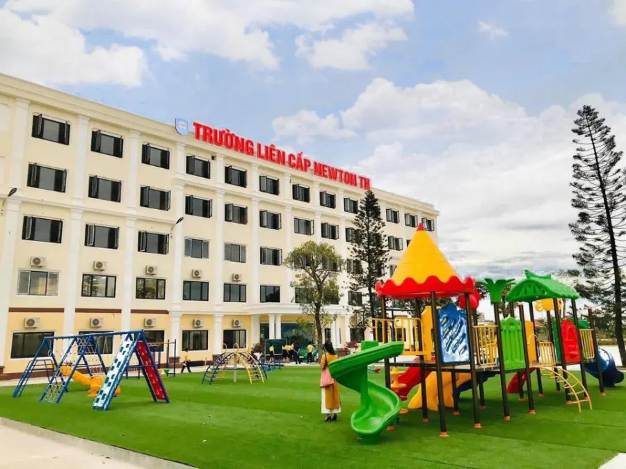 Trường Tiểu học và Trung học cơ sở Newton TH - Đông Hương
