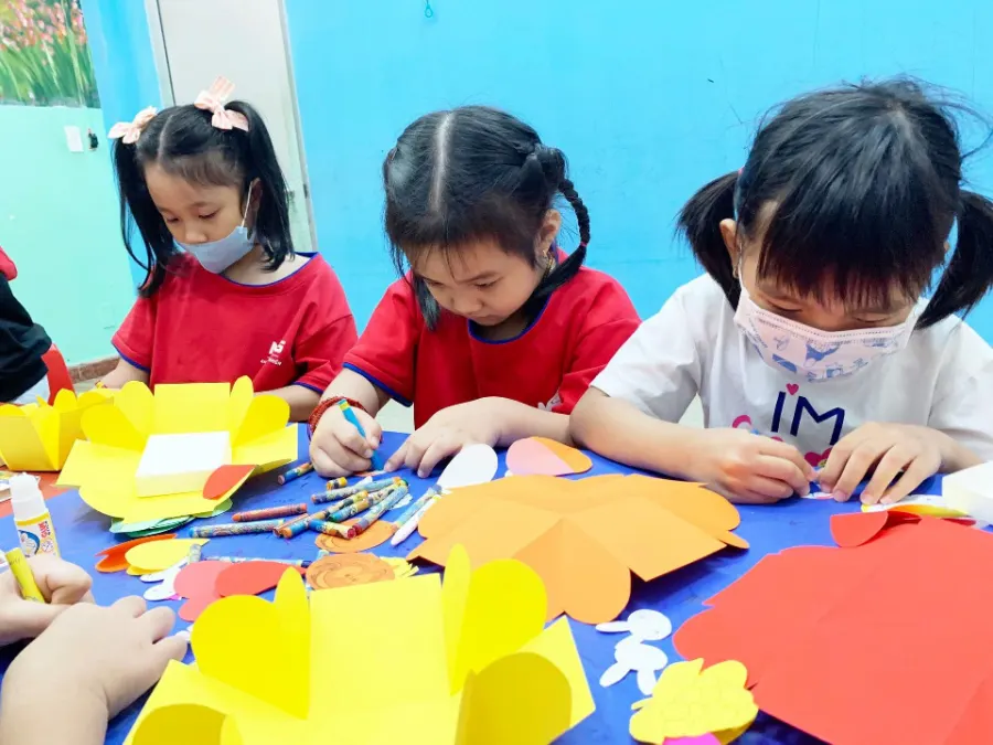 Trung Tâm Anh Ngữ Tự Nhiên Bình Dương (NES)