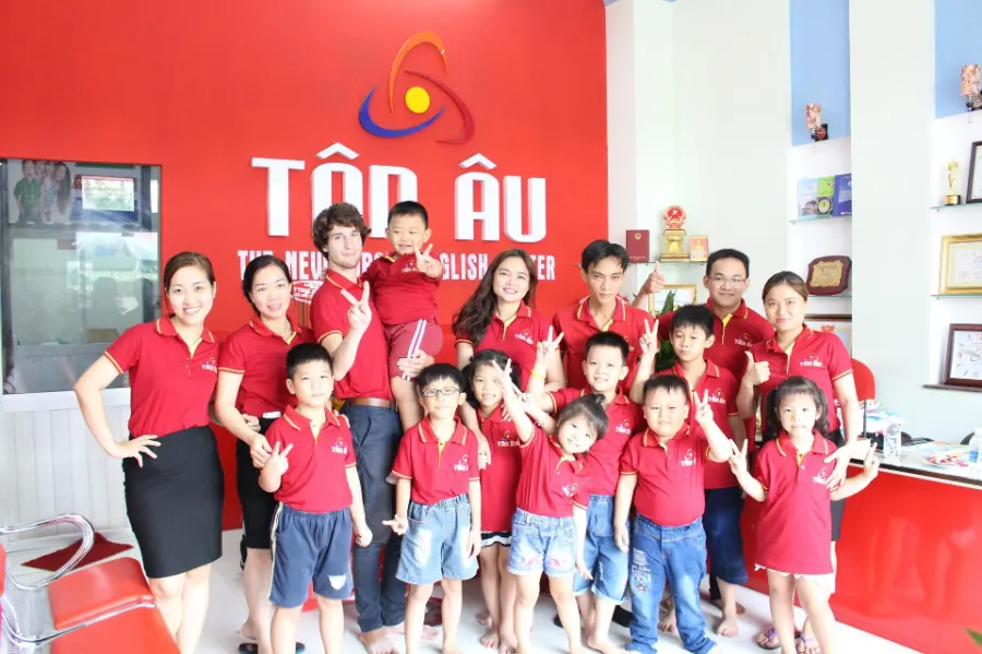 Trung Tâm Ngoại Ngữ Tân Âu ( NEEC )