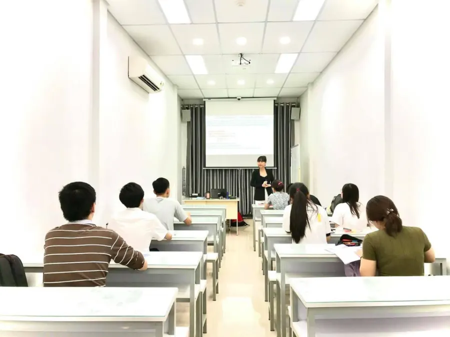 Trung Tâm Anh Ngữ Huy Trịnh (TOEIC IELTS HUY TRỊNH)