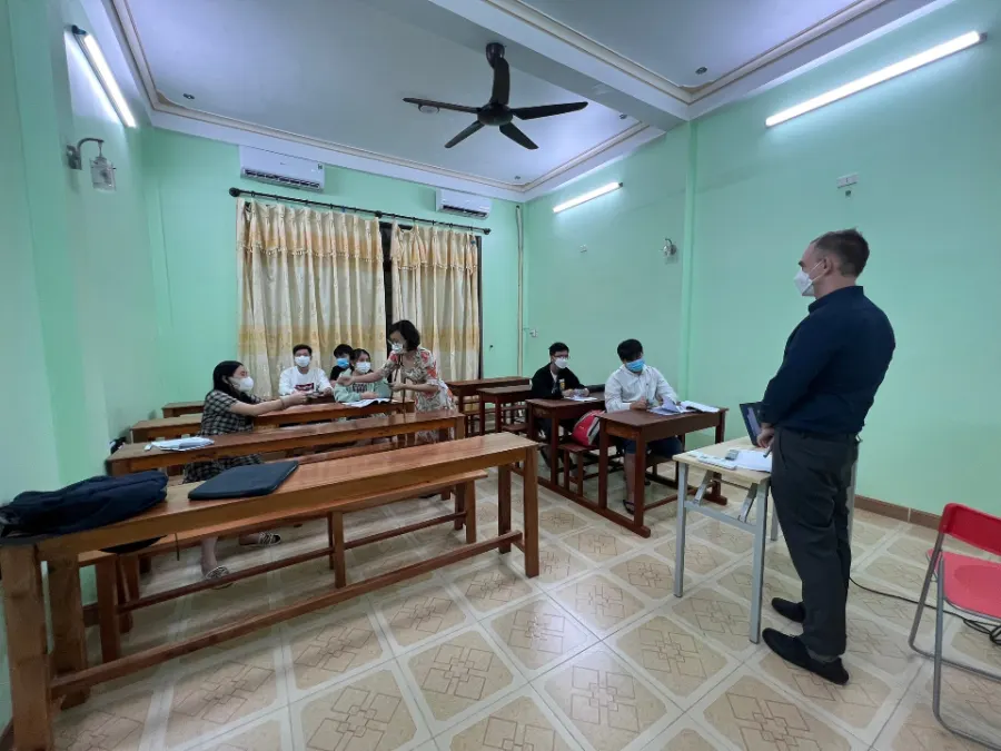 Trung Tâm Anh Ngữ AZURA English Center