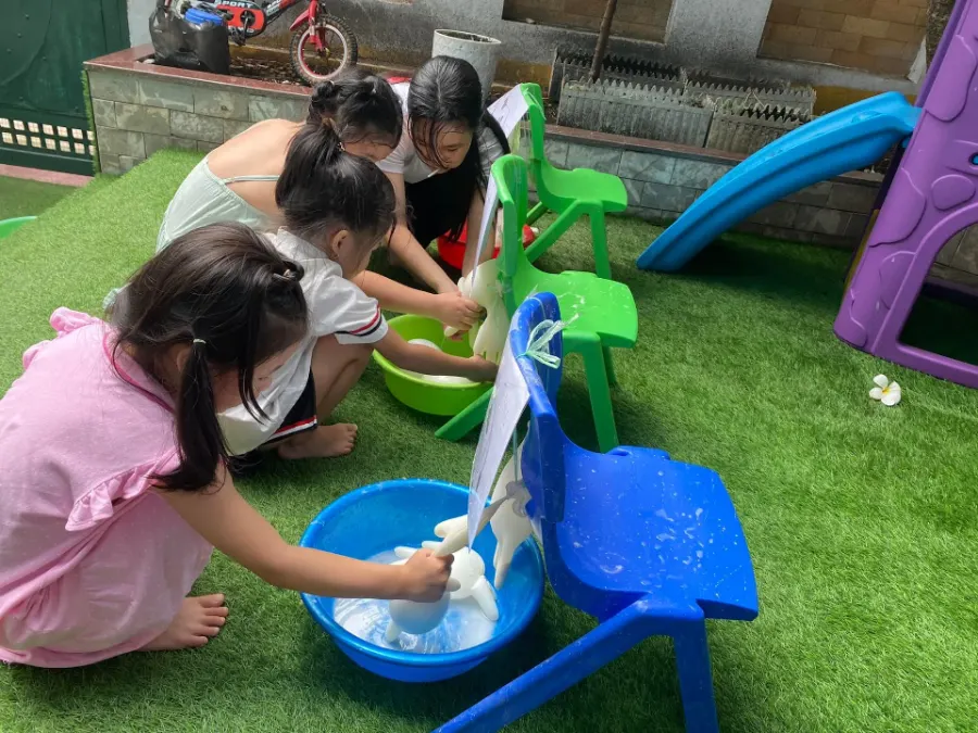 Trung Tâm Hoa Cúc Trắng