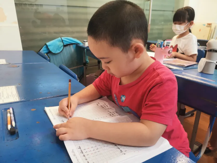 Trung Tâm Luyện Chữ Đẹp Mai Đông