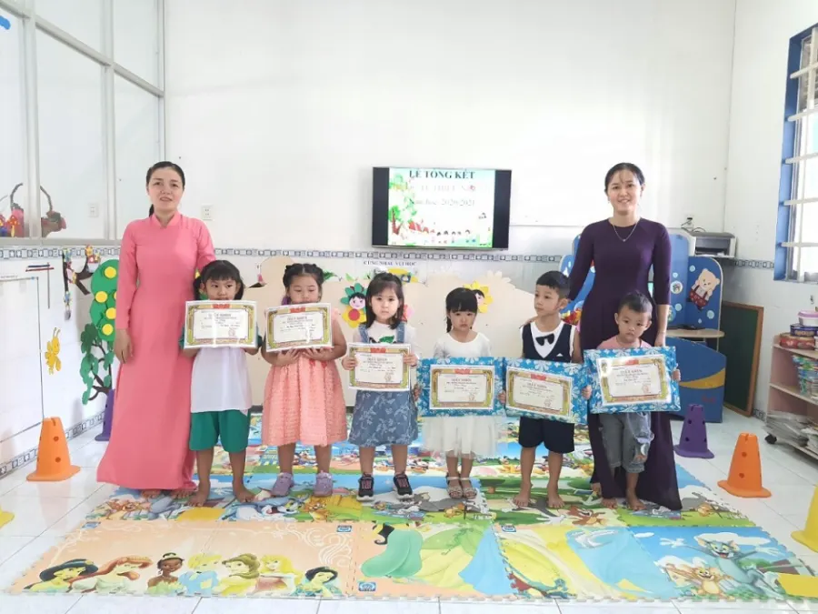 Trường Mầm Non Hoa Phượng